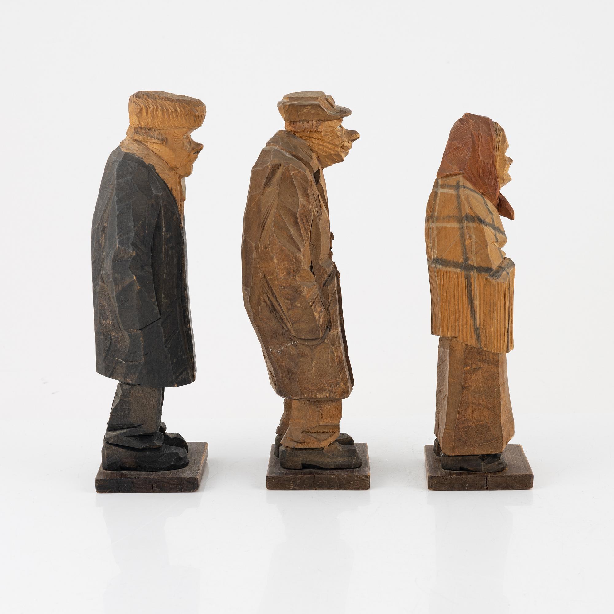 Carl Johan Trygg, figuriner, 3 st, skuret och målat trä, signerade CJ Trygg och otydligt daterade, 1920-tal.