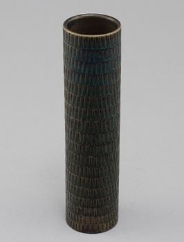 VAS, stengods, Stig Lindberg, Gustavsberg, signerad med studiohanden, omkring 1900-talets mitt.