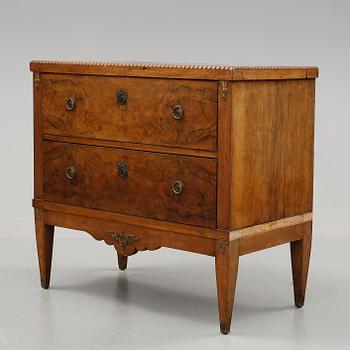 BYRÅ, gustaviansk stil, sent 1800-tal.