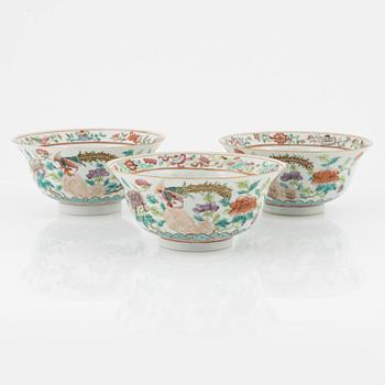 A set of three Chinese bowls, late Qing dynasty/early 20th Century.