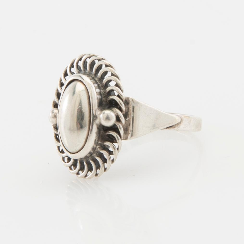 Ring and brooch in silver, Gussi Malmö 1950 and 1955.
