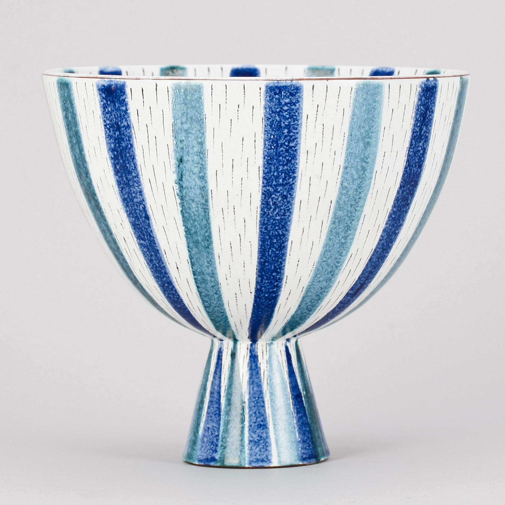 SKÅL PÅ FOT, fajans, Stig Lindberg, Gustavsberg, 1950-tal.