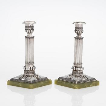 Ljusstakar, ett par, silver, mästarstämpel A.T., S:t Petersburg 1908-26.