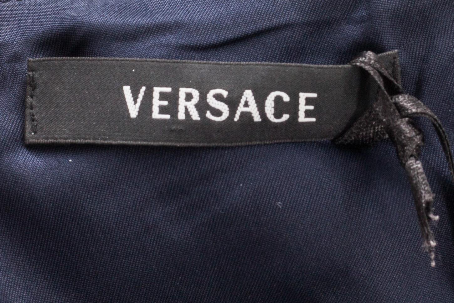 KLÄNNING, Versace.