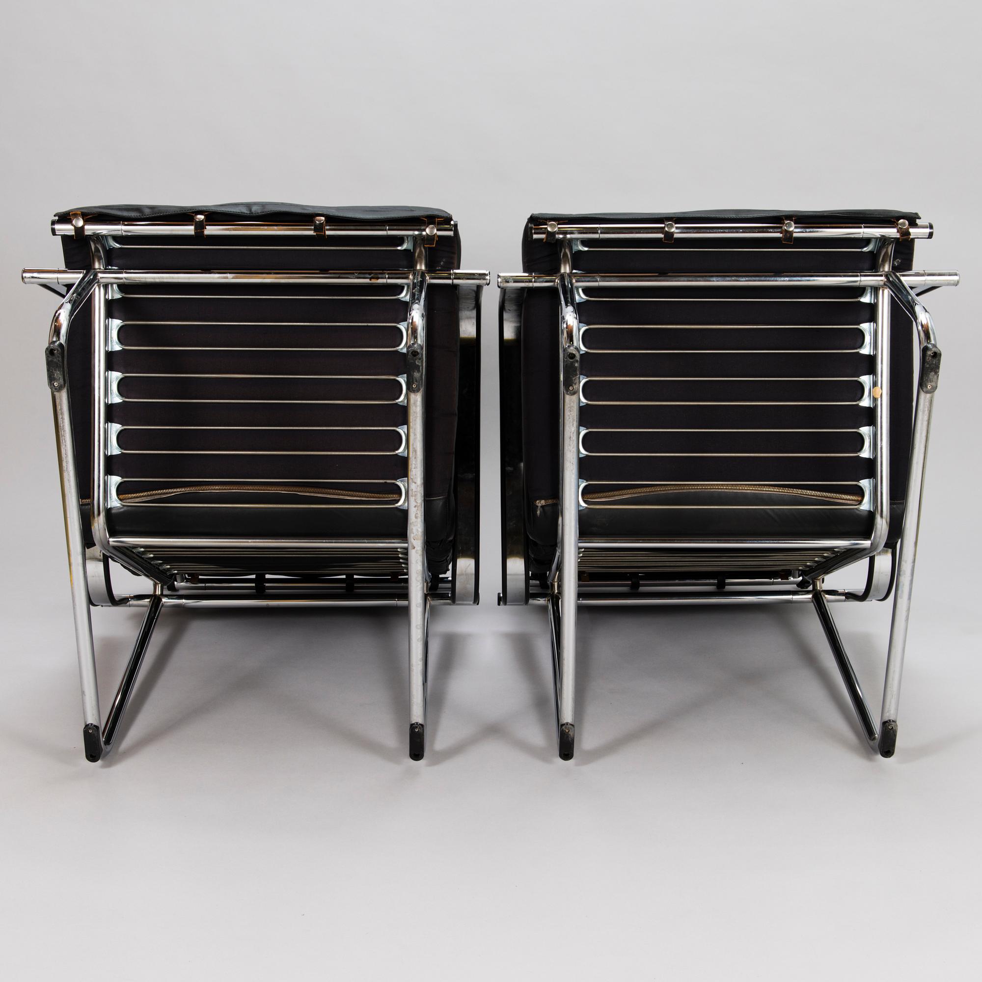 YRJÖ KUKKAPURO,  fåtöljer, ett par "Remmi", Avarte 1900-talets slut.