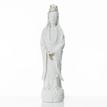 A Chinese blanc-de-Chine porcelain figure of Guanyin, Qing dynasty (1644-1912.