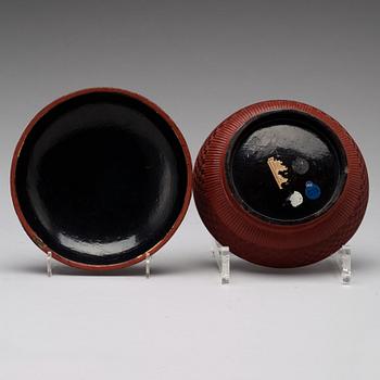 A lacquer box with cover, Qing dynasty, circa 1800.