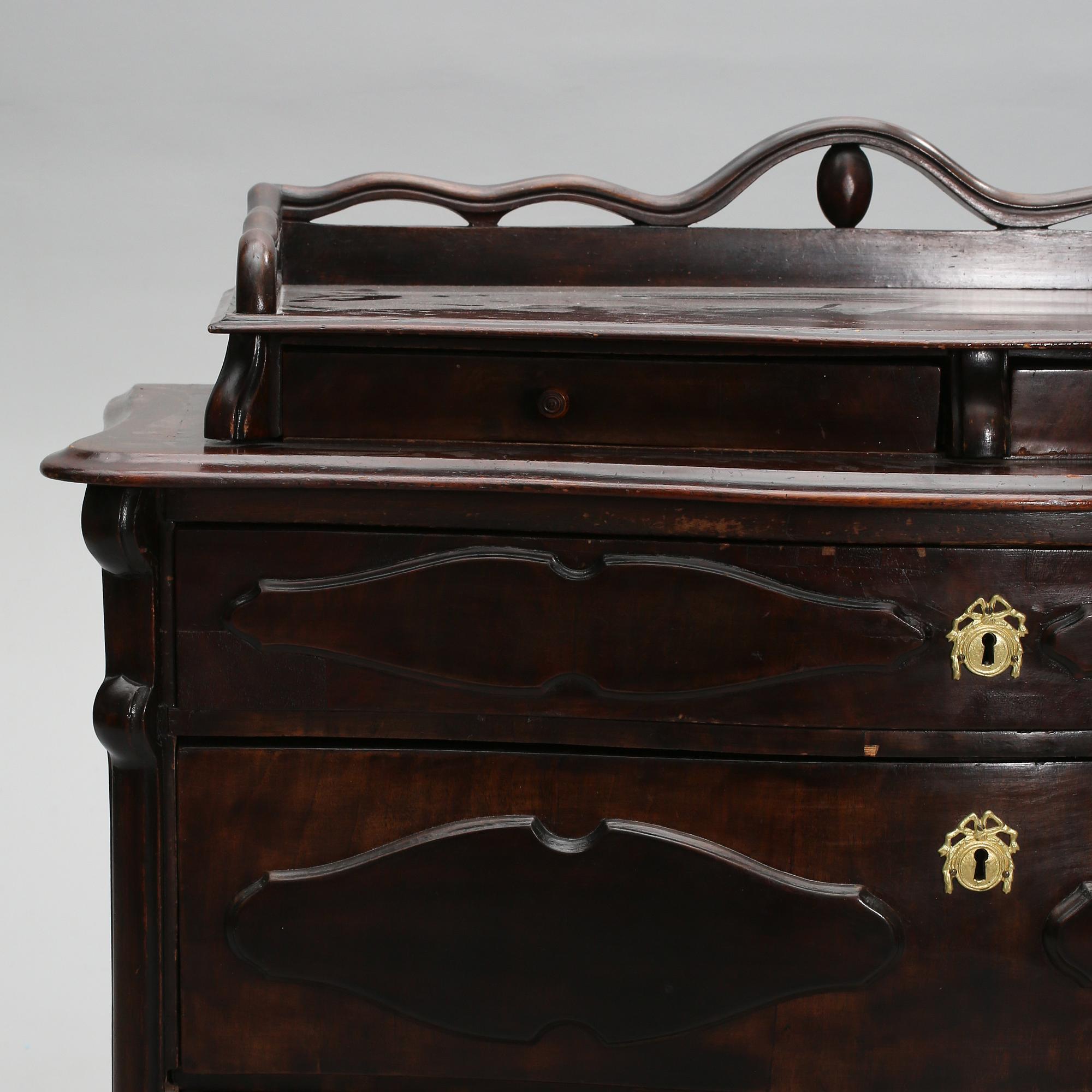 BYRÅ, troligen Mellaneuropa, 1800-talets mitt/andra hälft.