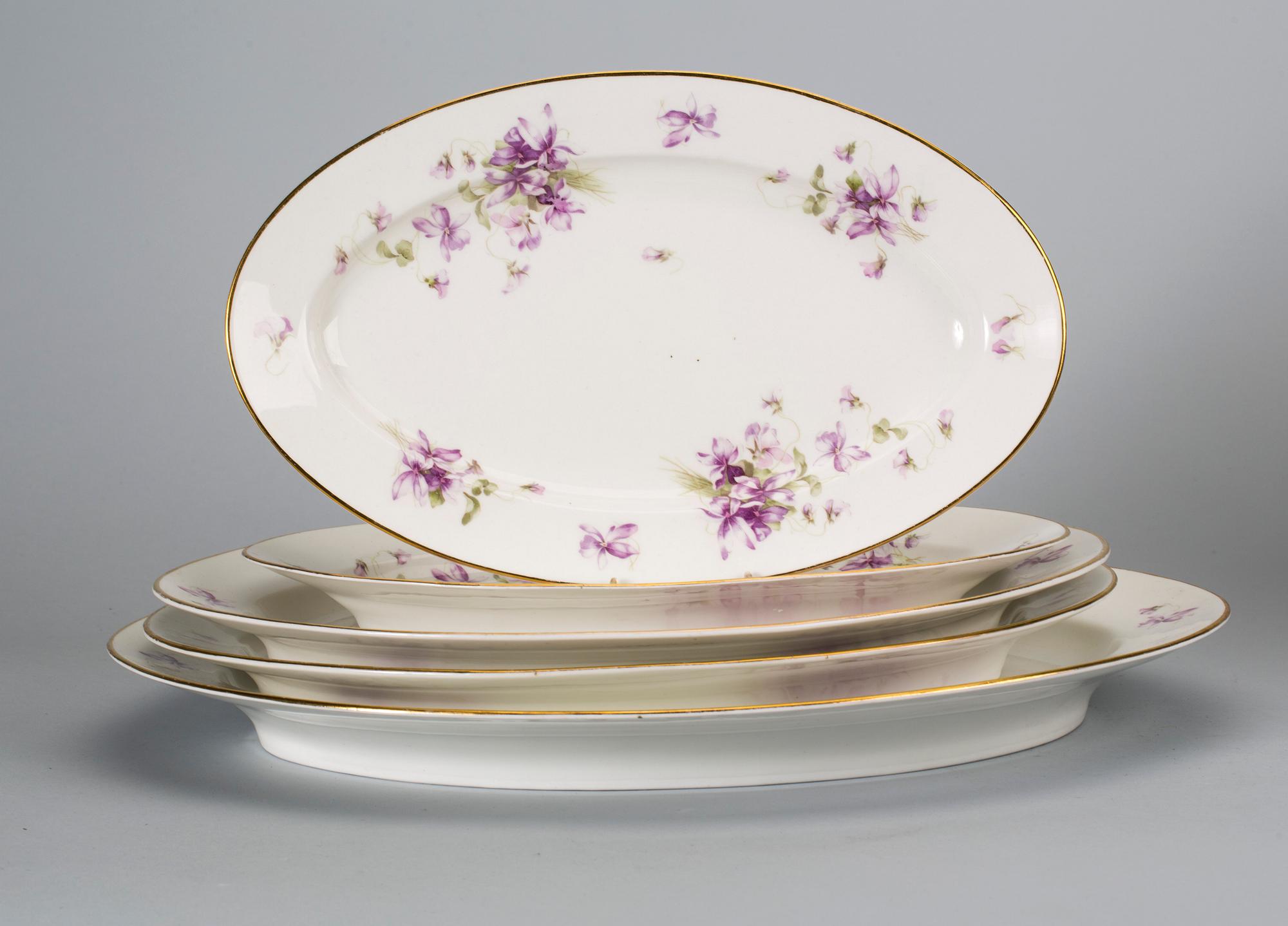 MATSERVIS, porslin, 147 delar,"Viol" Rörstrand, 1900-talets första del.