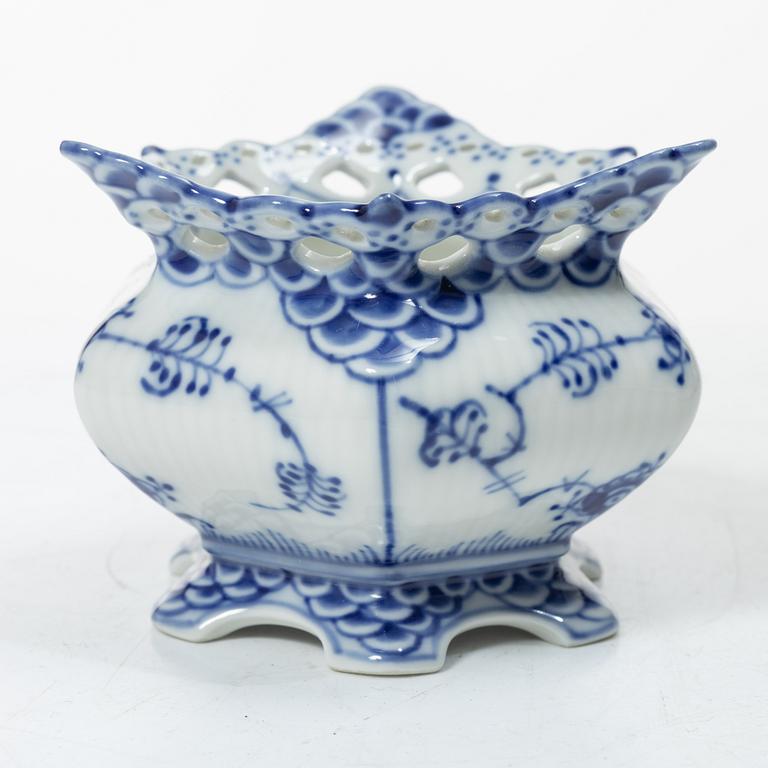 Royal Copenhagen, kaffeservis, 11 delar, porslin, "Musselmalet", mestadels helblonde, Danmark,