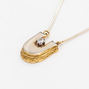 Juhani Linnovaara, "Legato", halssmycke, 18K guld, briljantslipad diamant, Lapponia 1978.