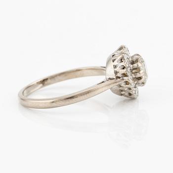 Ring, carmine ring, 18K white gold with brilliant-cut diamonds.