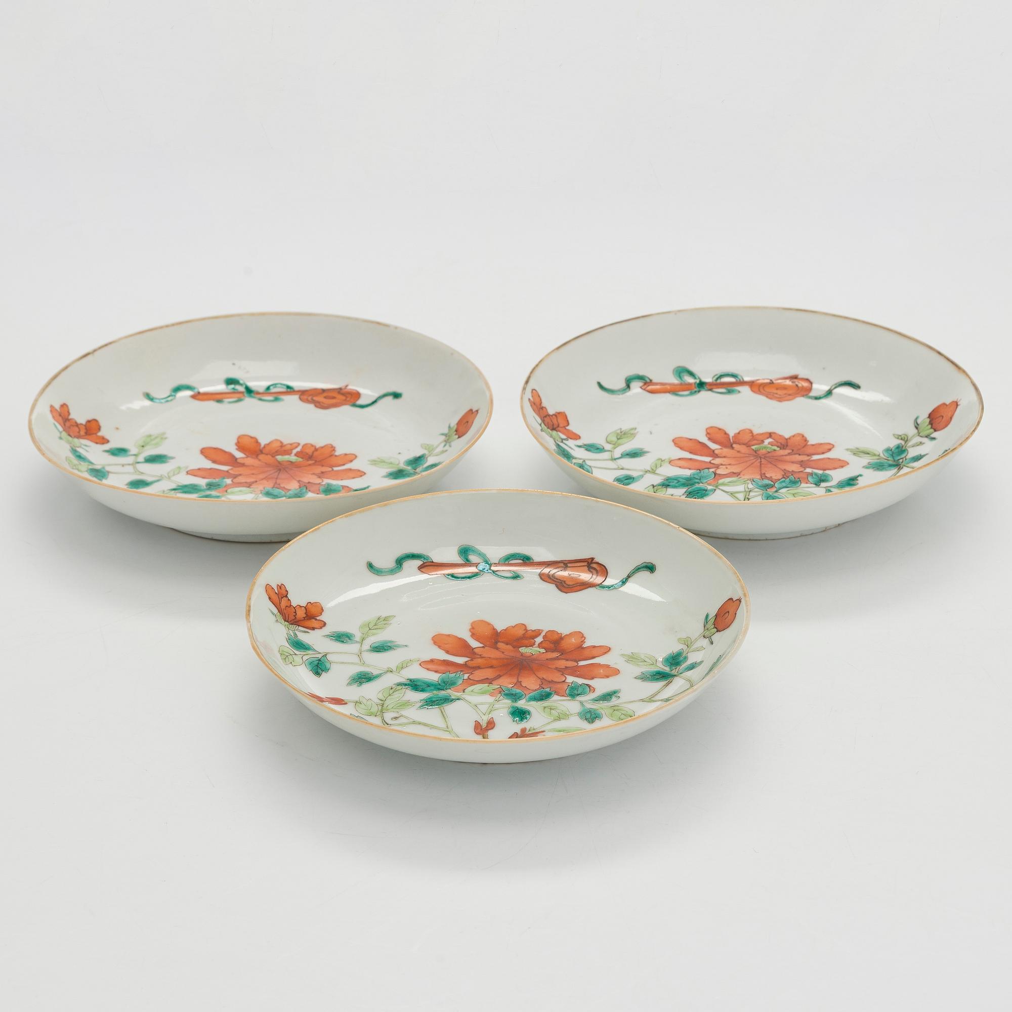 A set of three early 20th century porcelain plates, China.