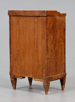 POTTSKÅP, sengustavianskt, tidigt 1800-tal.