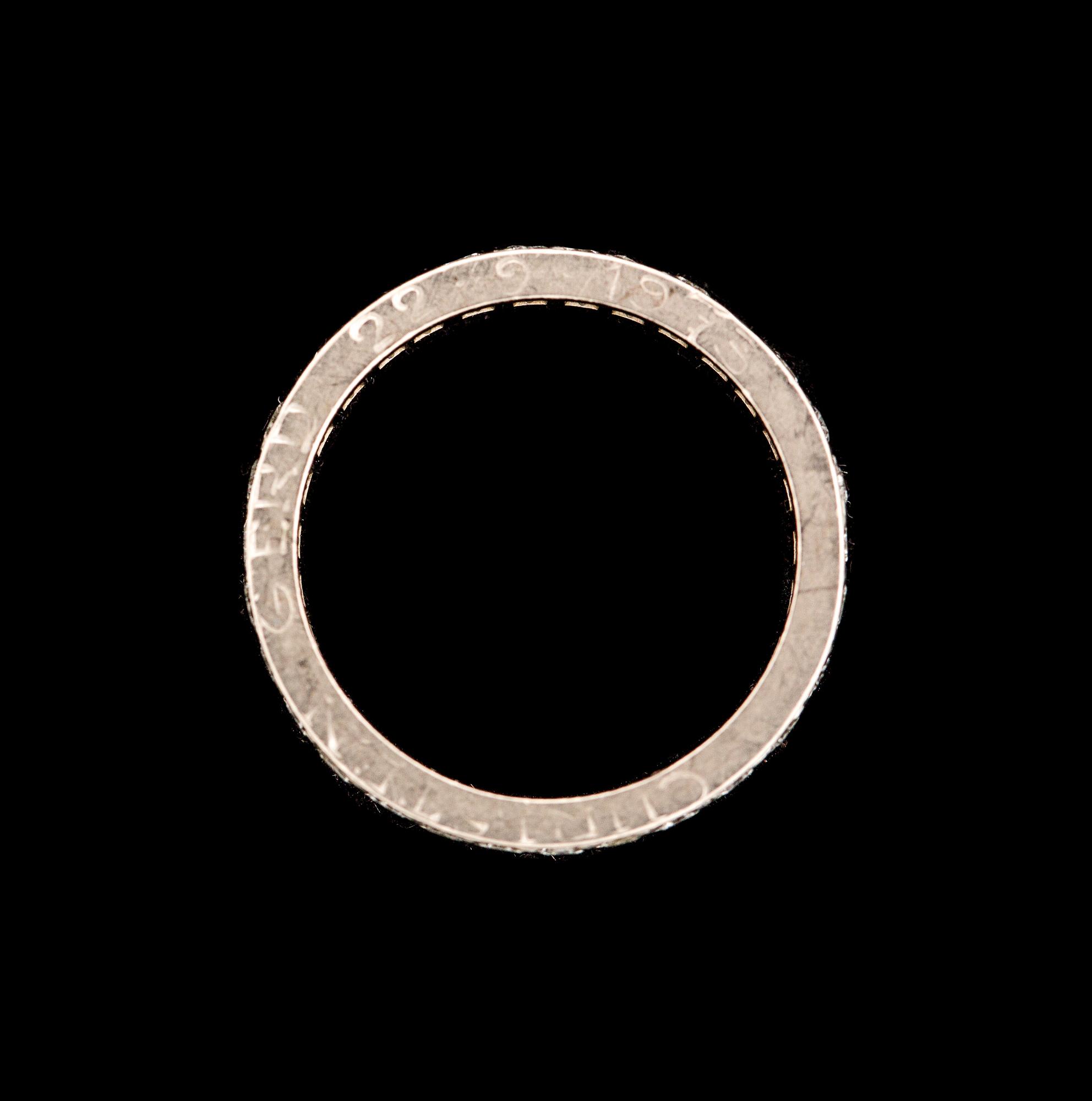 RING, 18 k vitguld med rosenstenar. Thomassons, Stockholm, 1936. Vikt ca 1,5 g.