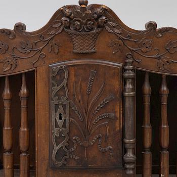 A bread rack, France, 18th/19th century.