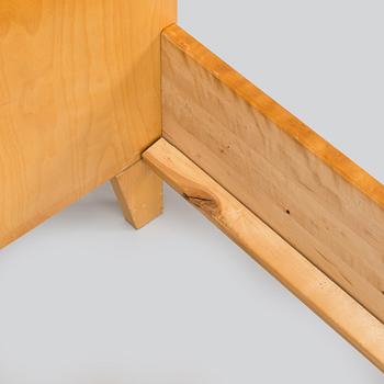 sänky, malli 130, Artekin piirustuskonttori, O.Y Huonekalu- ja Rakennustyötehdas A.B. 1950-luvun alku.