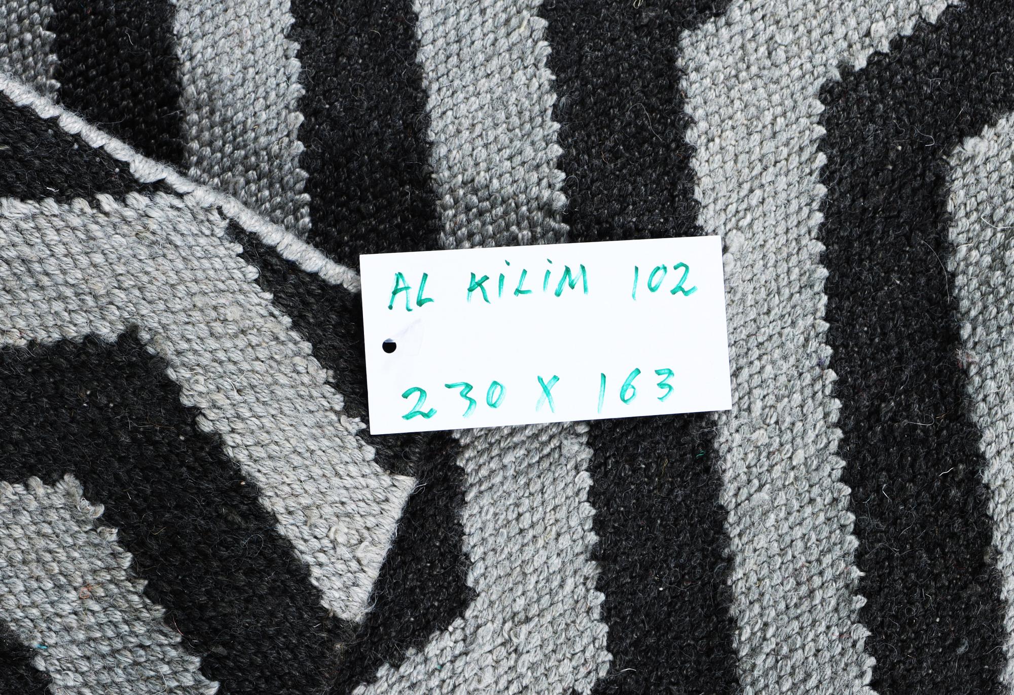 Matta, Kelim med modern design, ca. 230 x 163 cm.