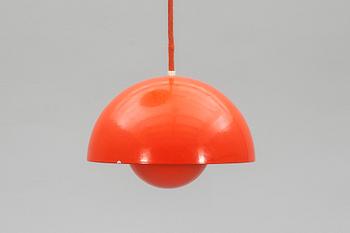 TAKARMATURER, ett par Flower Pot Verner Panton.