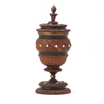 POKAL med LOCK. Barock, 1700-tal.