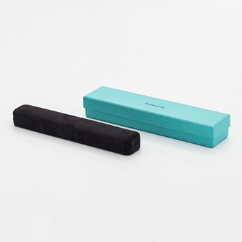 Tiffany & Co, "Victoria" tennisrannekoru, platinaa sekä briljantti- ja marquisehiottuja timantteja.