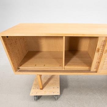 Hans J. Wegner, sideboard, RY-26, för RY Möbler, Danmark.