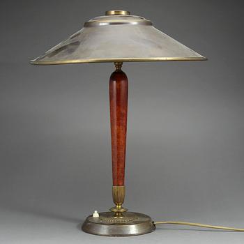 BORDSLAMPA, 1900-talets första hälft.