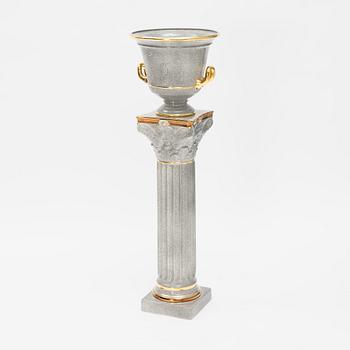 A ceramic flower pot on pedestal, Spain, end of the 20th century.
