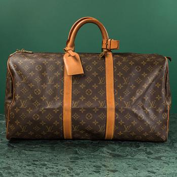 A monogram canvas weekendbag "Keepall 50" by Louis Vuitton.