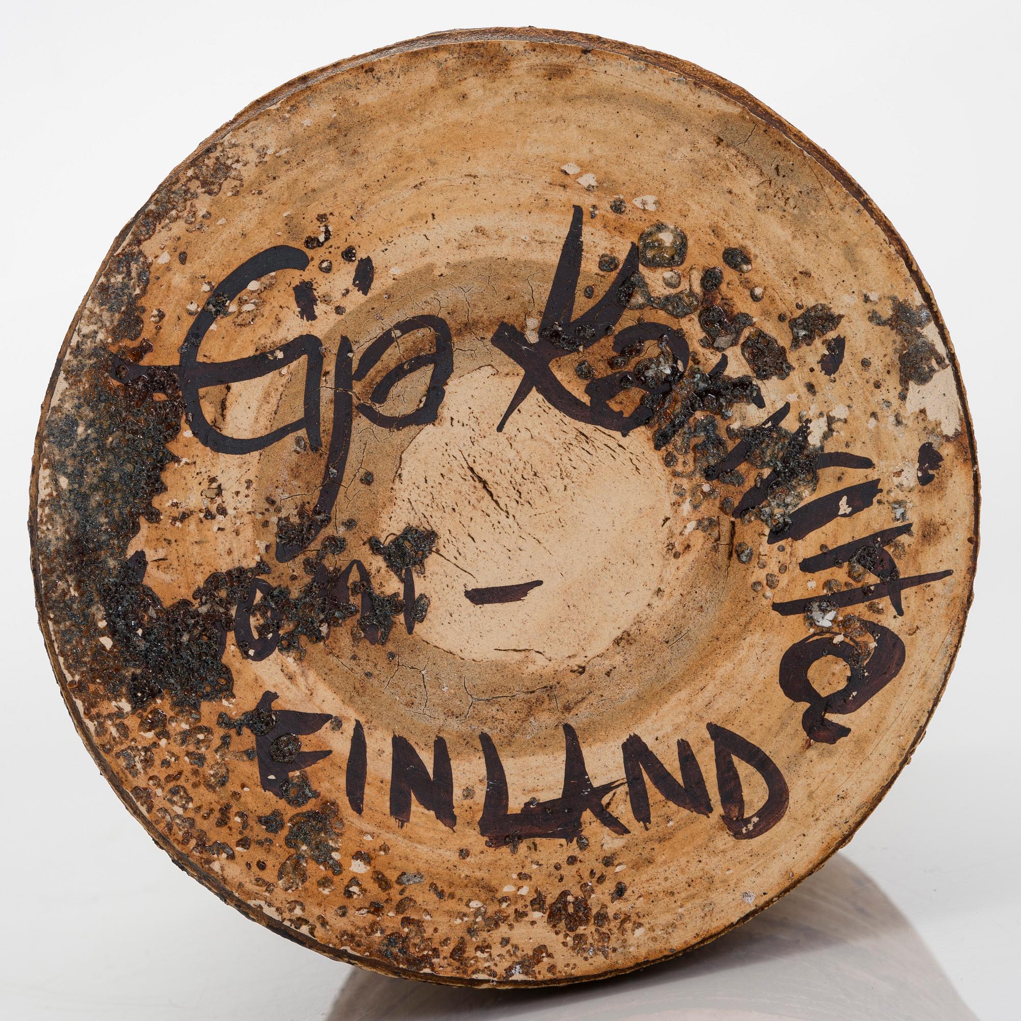 Eija Karivirta, skulptur/vas, stengods, signerad Eija Karivirta Finland.