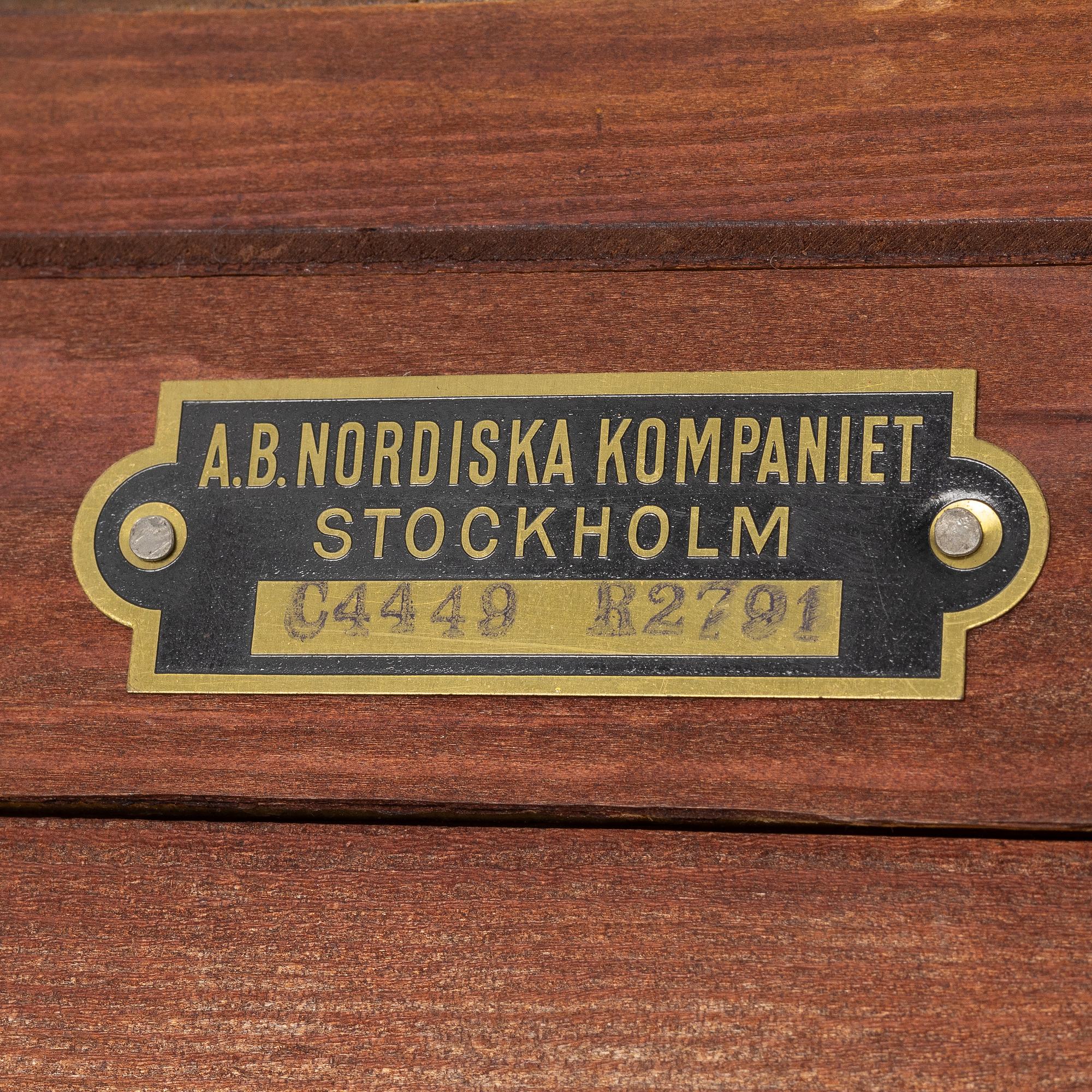 Salon cabinet, Nordiska Kompaniet, before 1909.