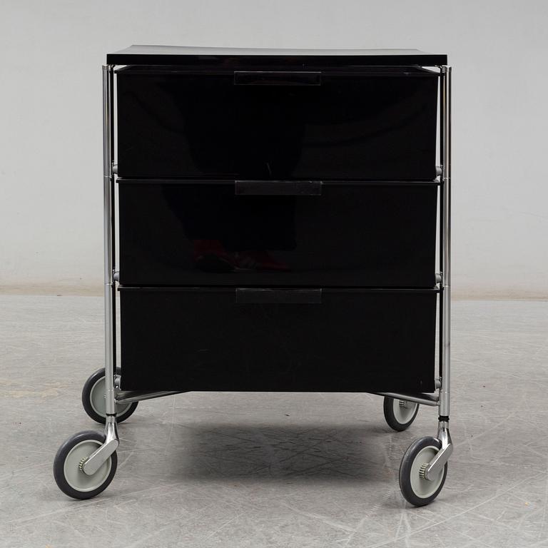 ANTONIO CITTERIO & OLIVER LÖW, a 'Mobil" container for Kartell.