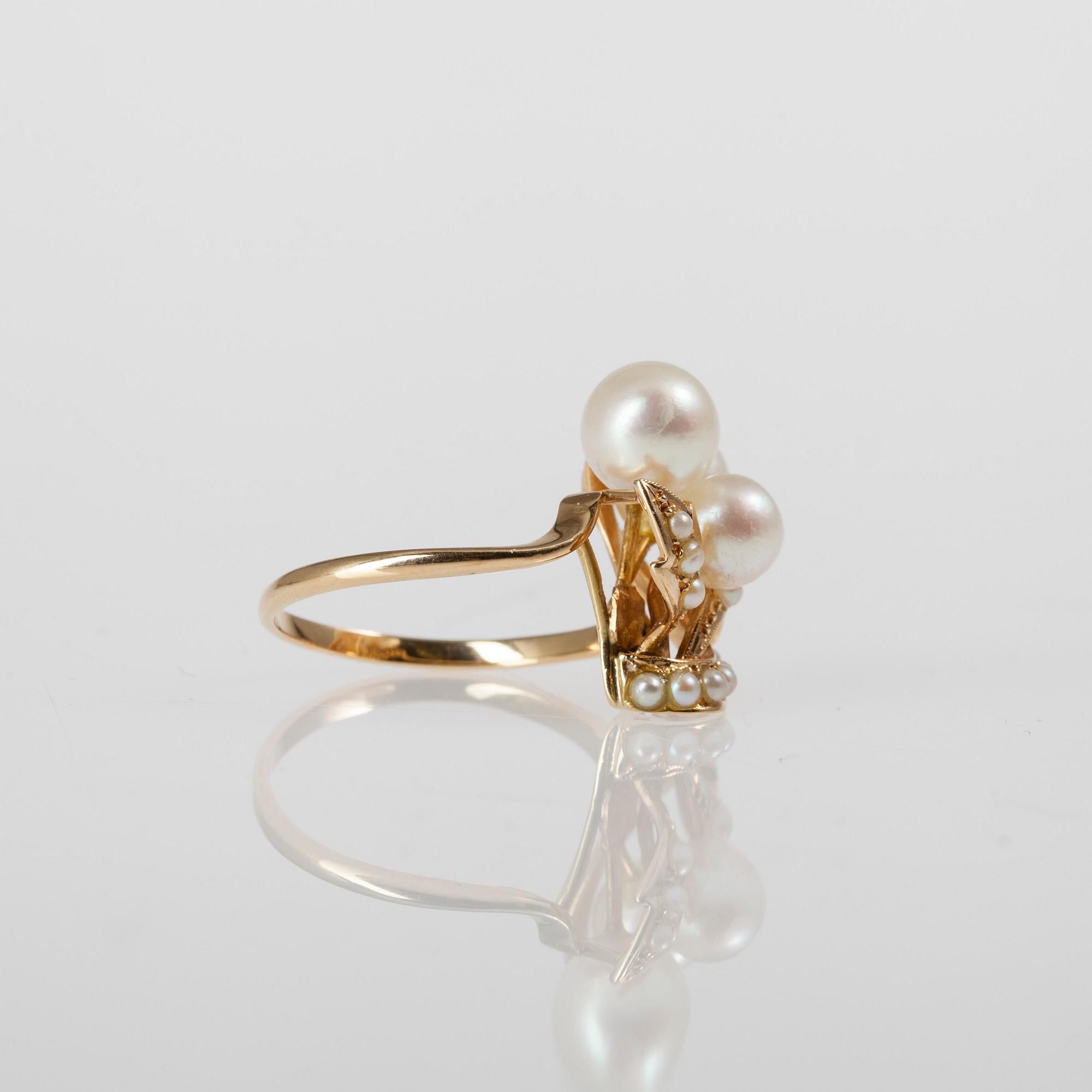 RING, 18K kultaa, pärlor. Vikt 5,8 g.