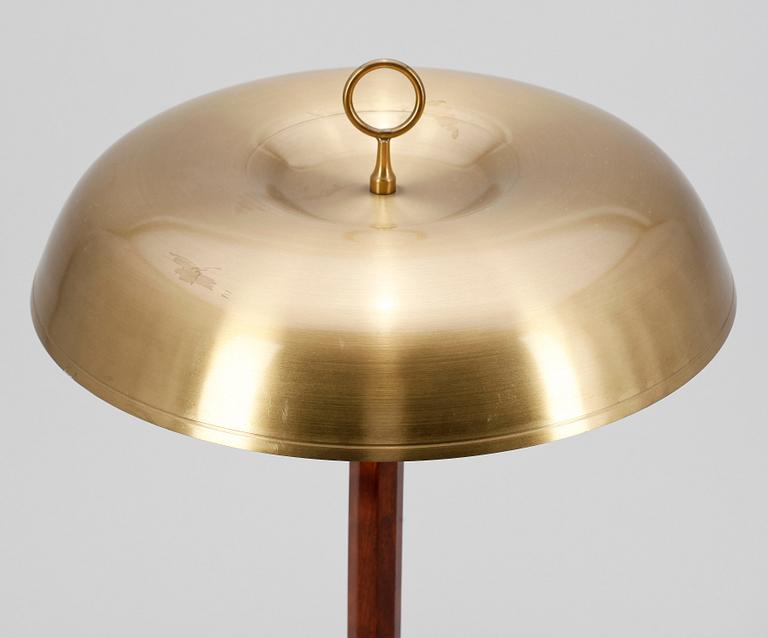 SKRIVBORDSLAMPA, mässing och trä, 1900-tal.