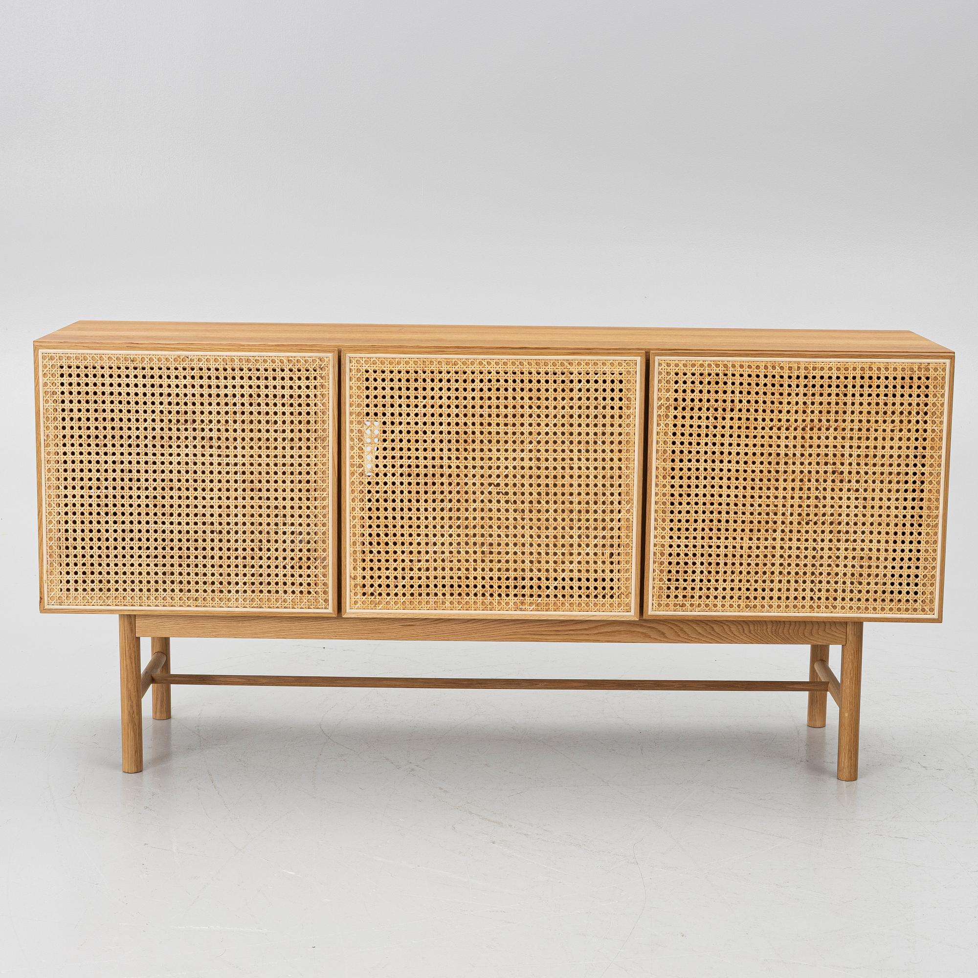 Sideboard, ”Racquet”, Hans K, samtida.