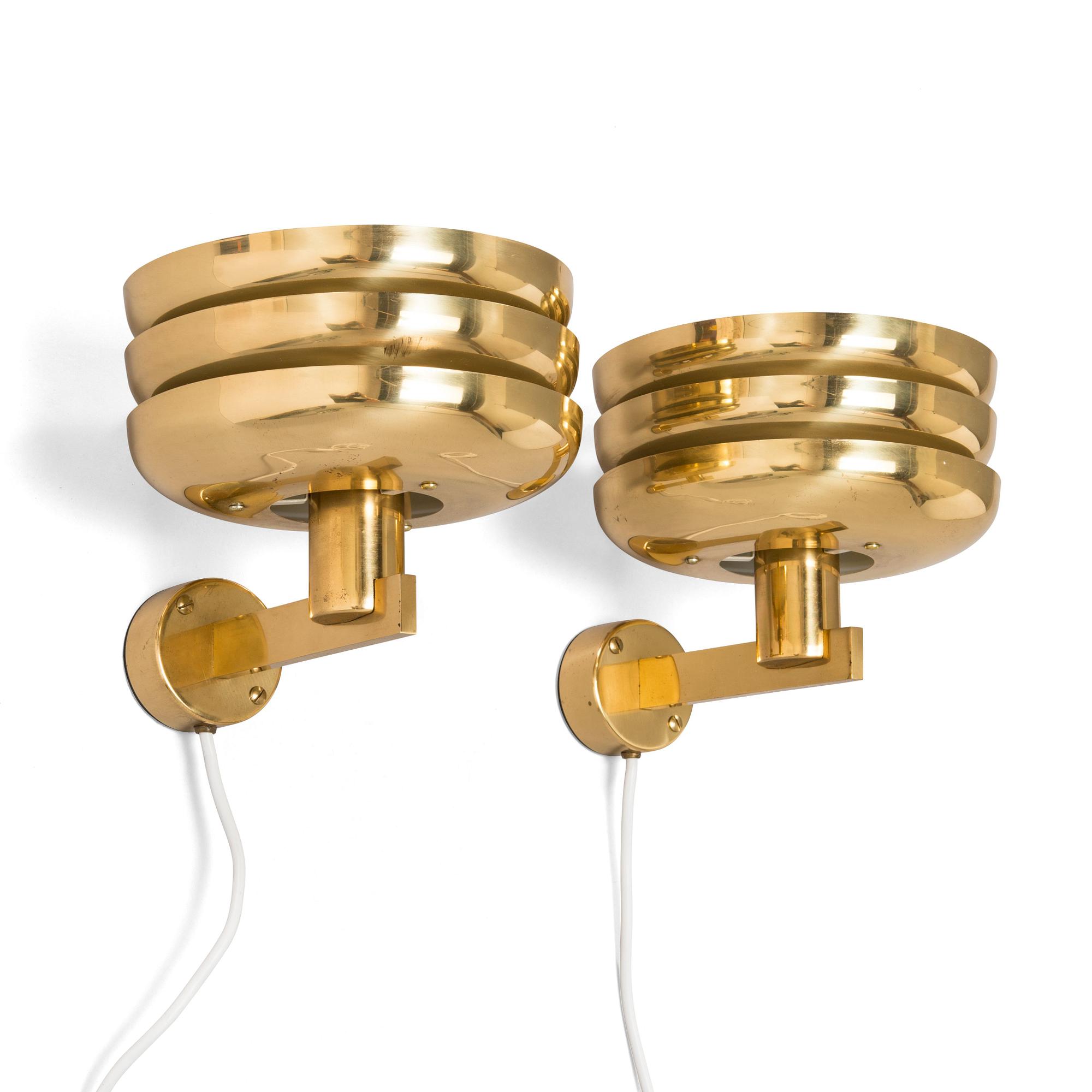 Hans-Agne Jakobsson, a pair of mid-20th century 'V361' wall lights for AB Markaryd.