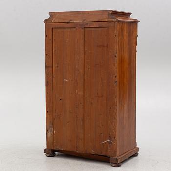 A chest of drawers, late 19th Century.