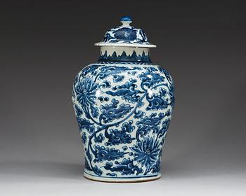 URNA, med LOCK, porslin. Qing dynastin, Kangxi (1662-1722).