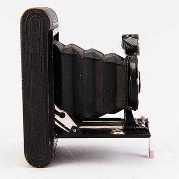 Set of five cameras, with accessories, 1920-50-tal.