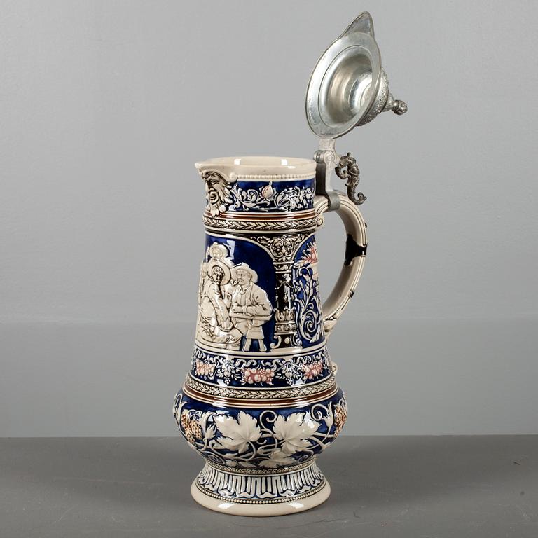 VIINIKANNU, majolika, tinalyötteet, Saksa, 1800-luvun loppu.