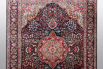 A carpet, Tabriz, ca 400 x 306 cm.