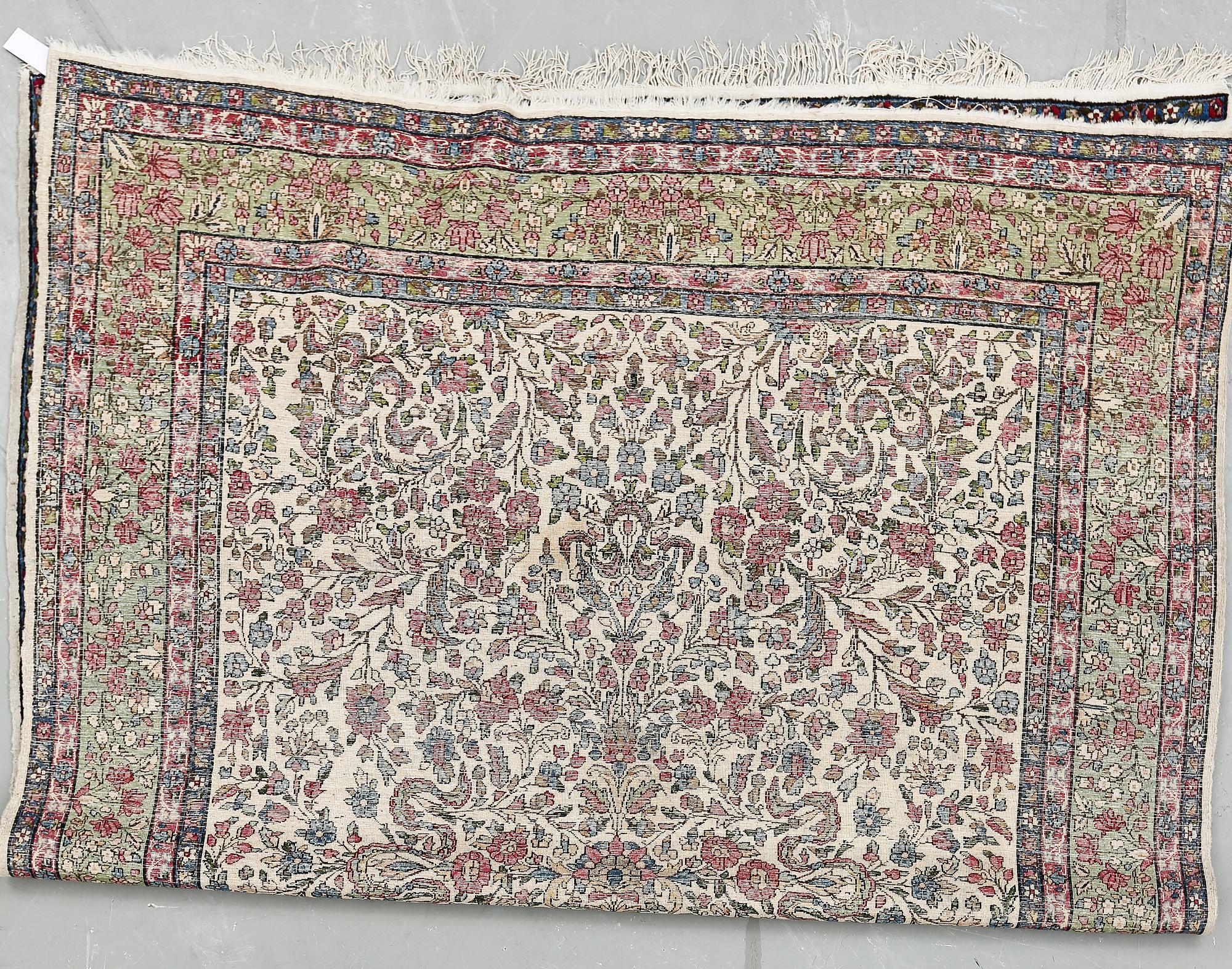 MATTA, semiantik Kirman. Ca 300x217 cm.