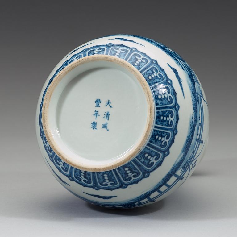 A blue and white vase, Qing dynasty, with Xianfeng's six character mark and period (1851-1861).