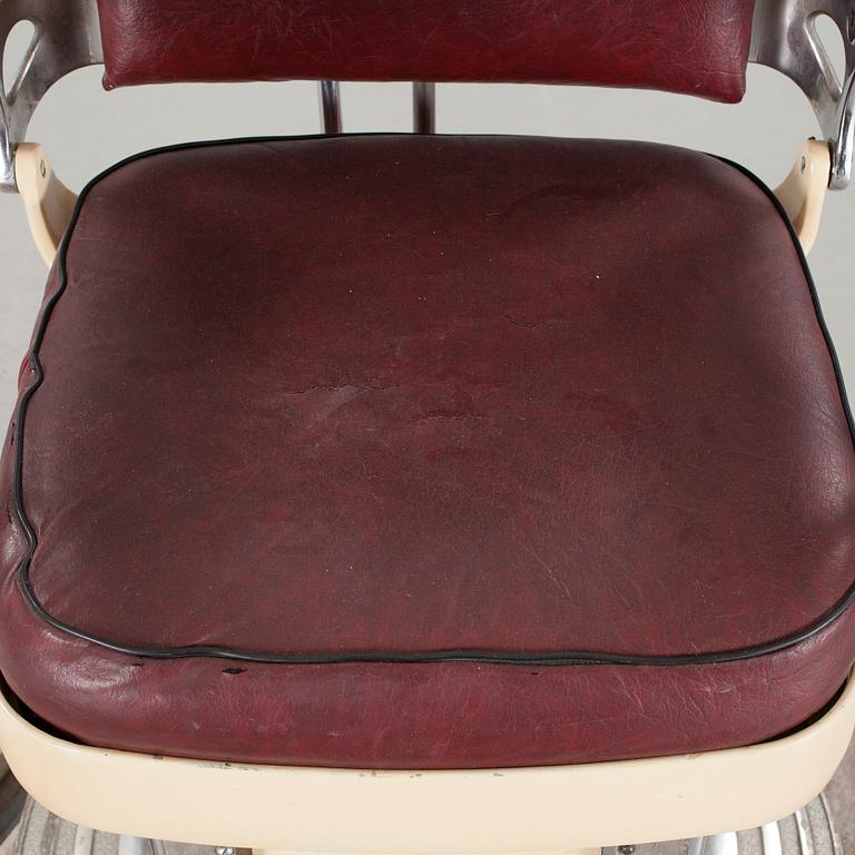 A barber's / hairdresser's chair, second half of the 20th century.