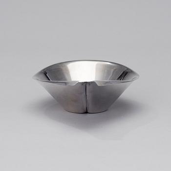 A silver bowl by Tapio Wirkkala, model TW 11, Hopeakeskus, Hämeenlinna, Finland 1962. Weight 161 g.