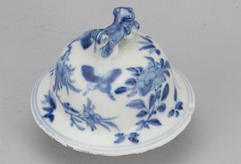 LOCKURNA, porslin, Kina, sekelskiftet 1800/1900.