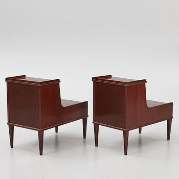 A pair of bedside tables, English style, mid/second half of the 20th century.