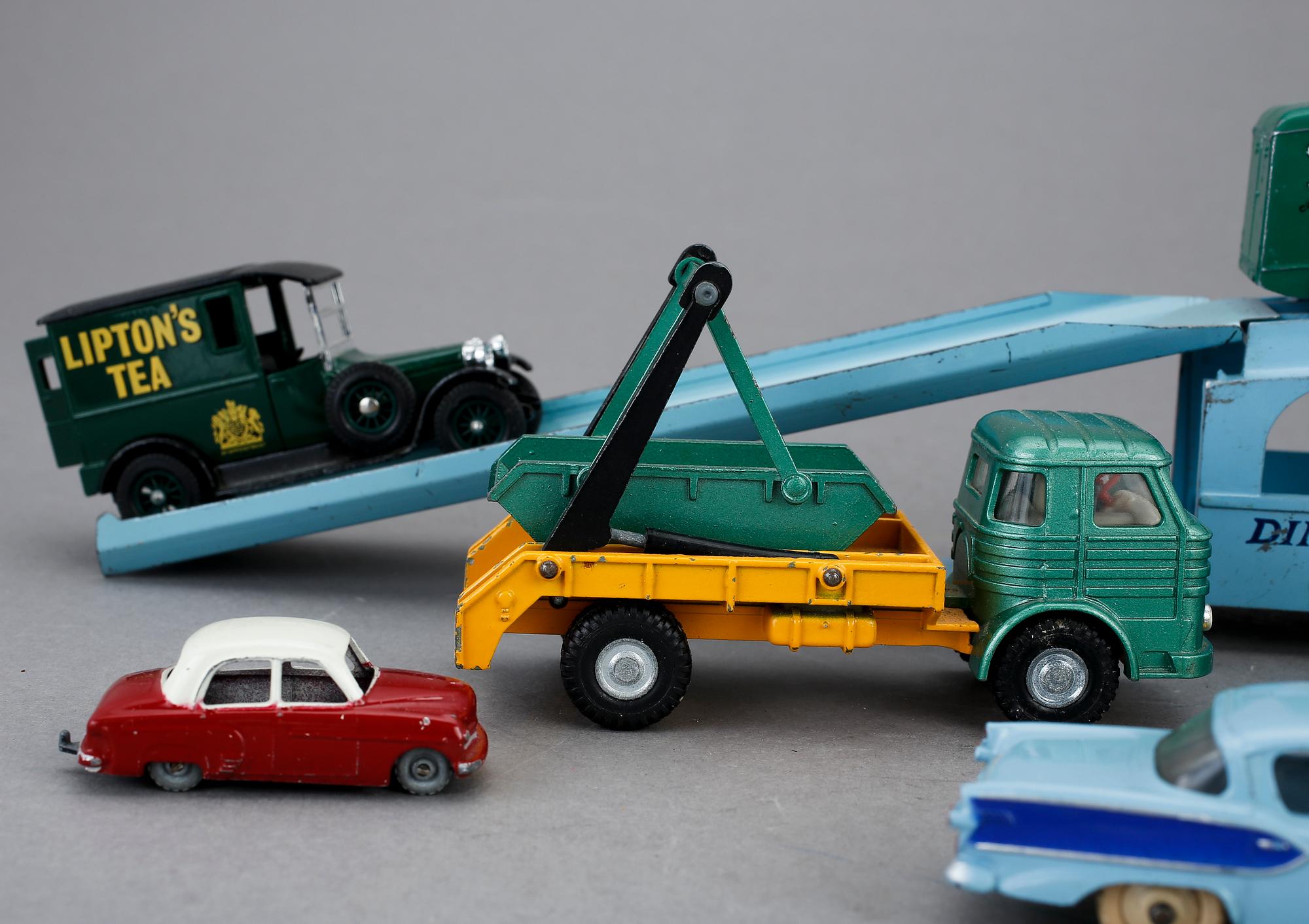 PARTI LEKSAKER, 10st, bla Dinky Supertoys Bedford Meccano Ltd., Matchbox, Techno, England, 1900-tal.