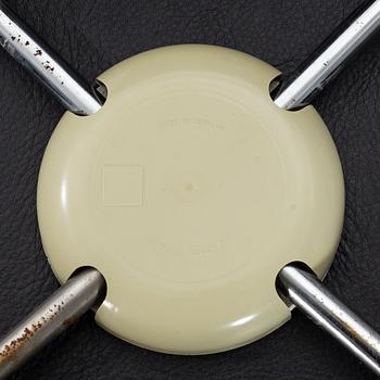 ARNE JACOBSEN, "Sjuan", 6 chairs.