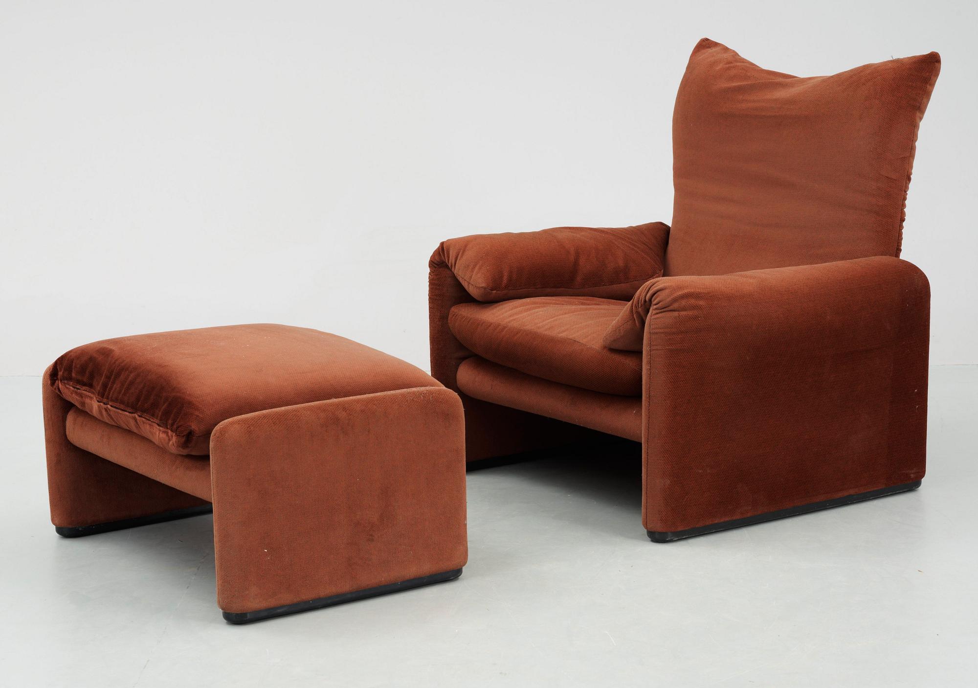 FÅTÖLJ MED FOTPALL, "Maralunga". Vico Magistretti för Cassina.
